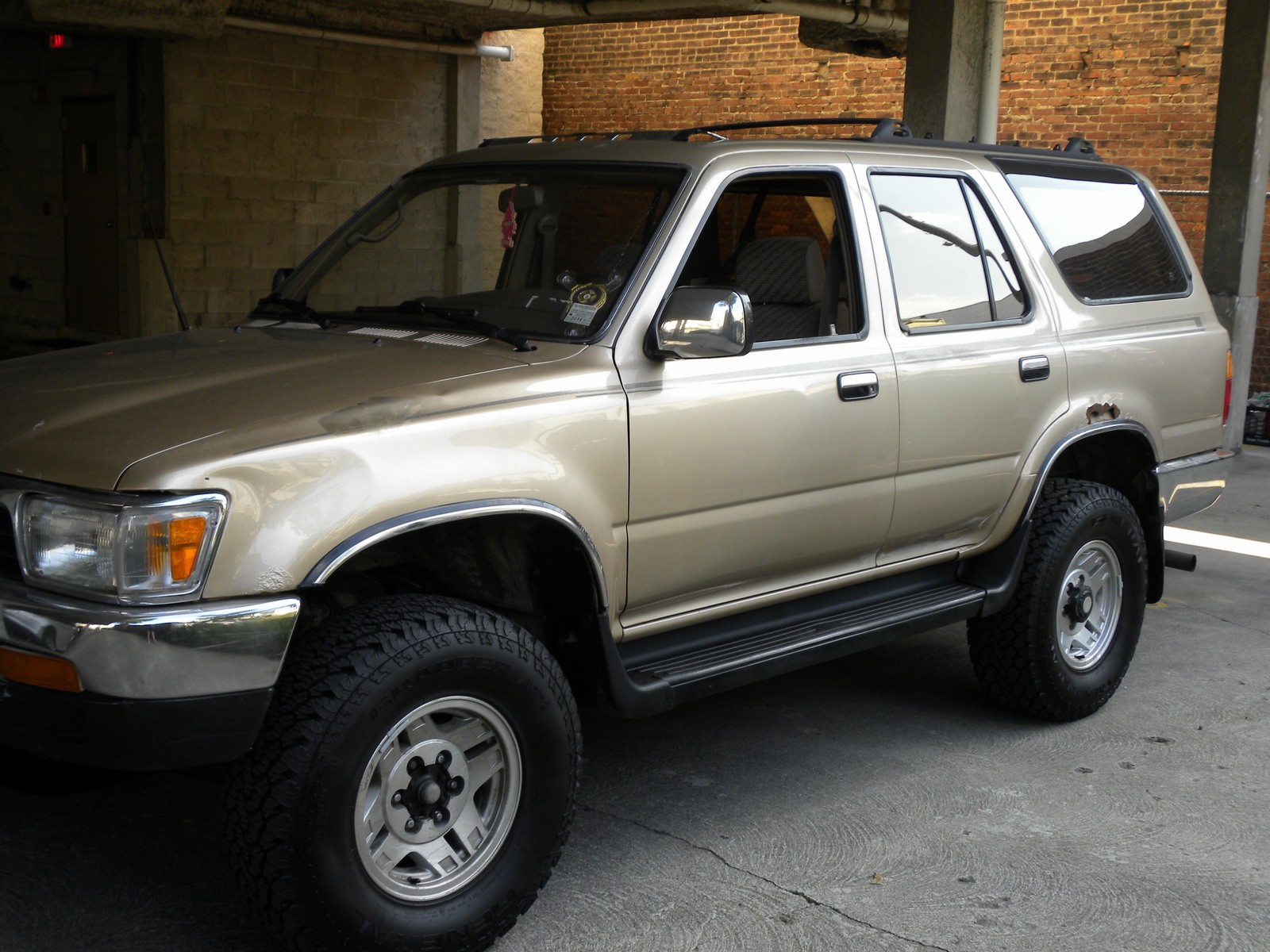 1995 TOYOTA 4-RUNNER