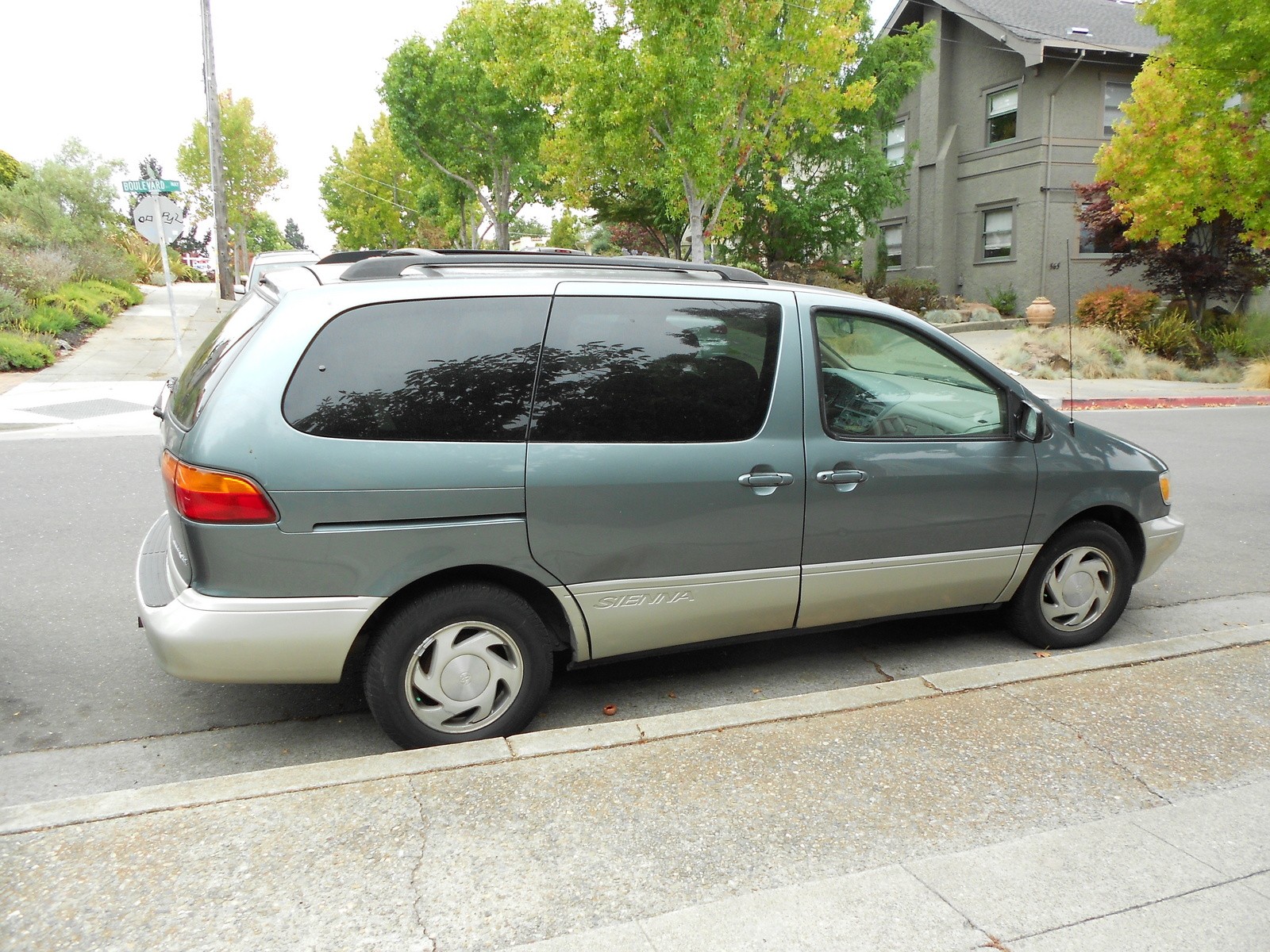 1998 TOYOTA SIENNA