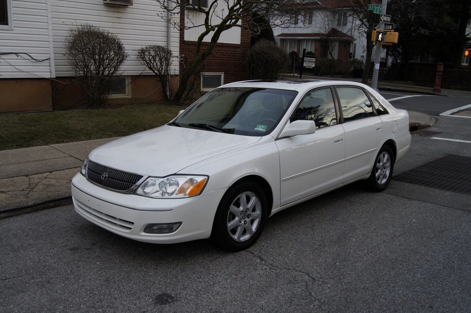 2000 TOYOTA AVALON