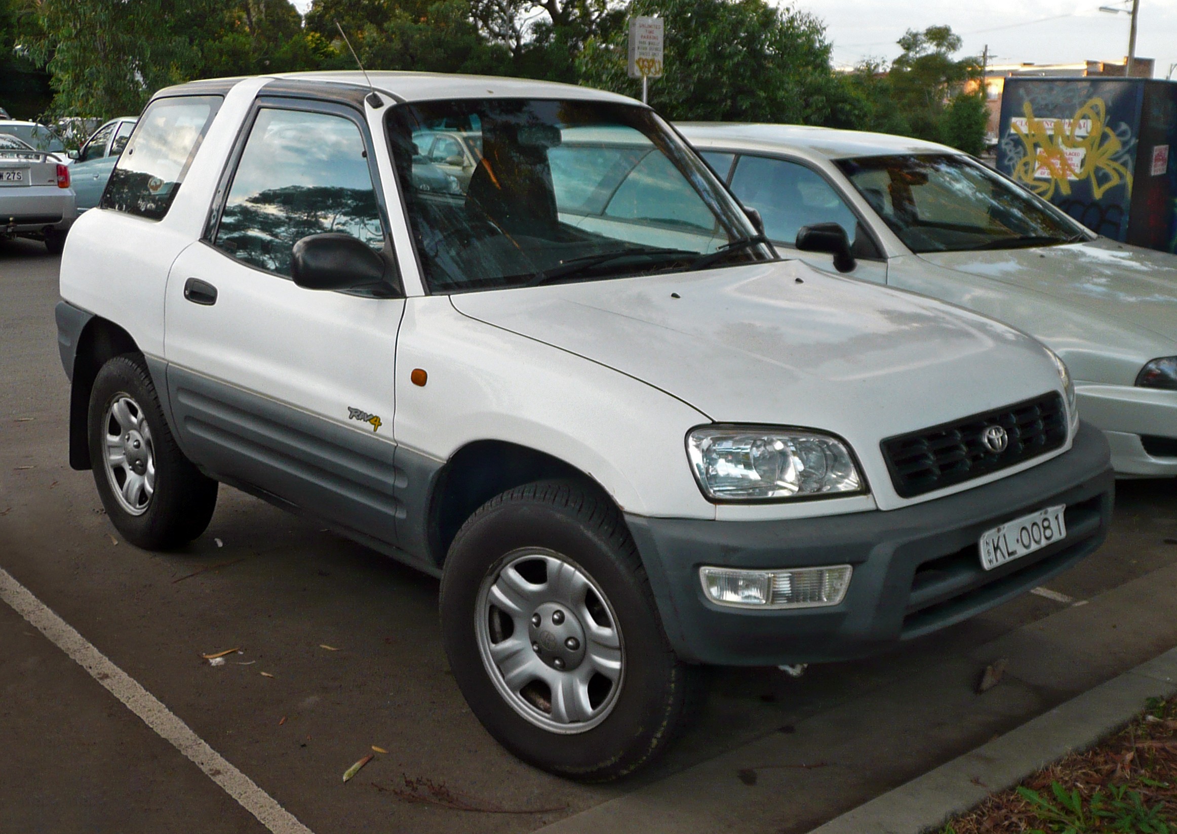 2000 TOYOTA RAV4