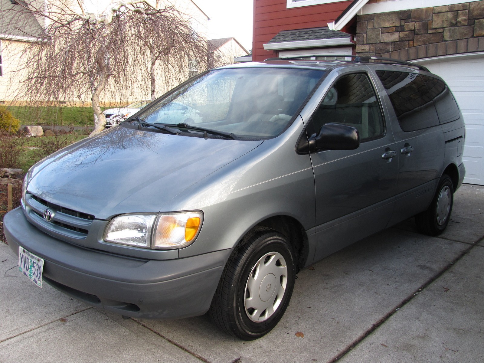 2000 TOYOTA SIENNA