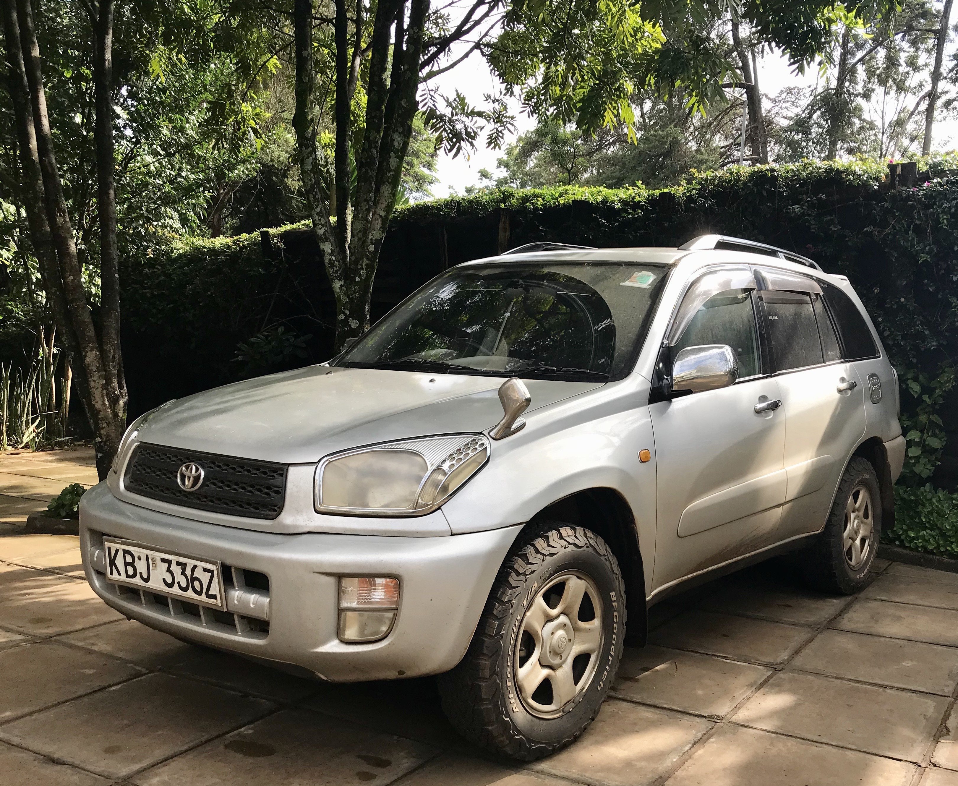 2002 TOYOTA RAV4