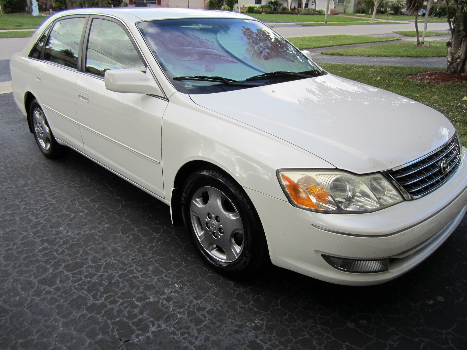 2003 TOYOTA AVALON