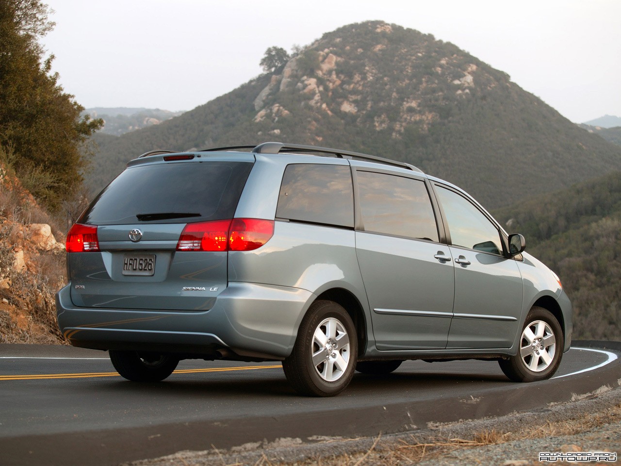 2003 TOYOTA SIENNA