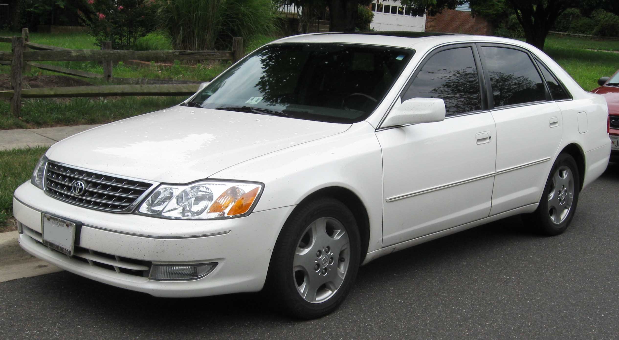 2004 TOYOTA AVALON