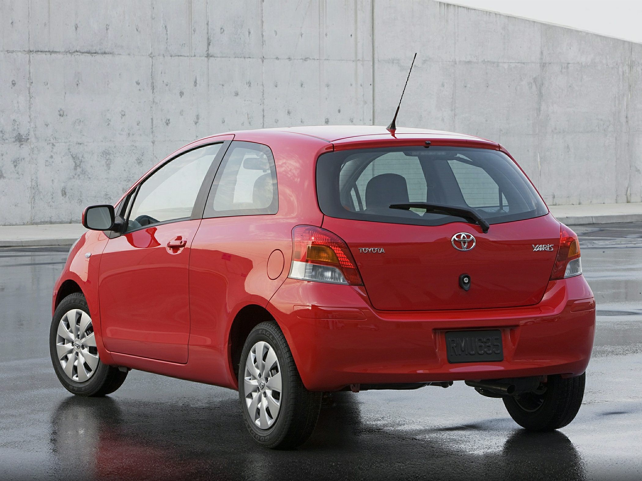 2011 TOYOTA YARIS