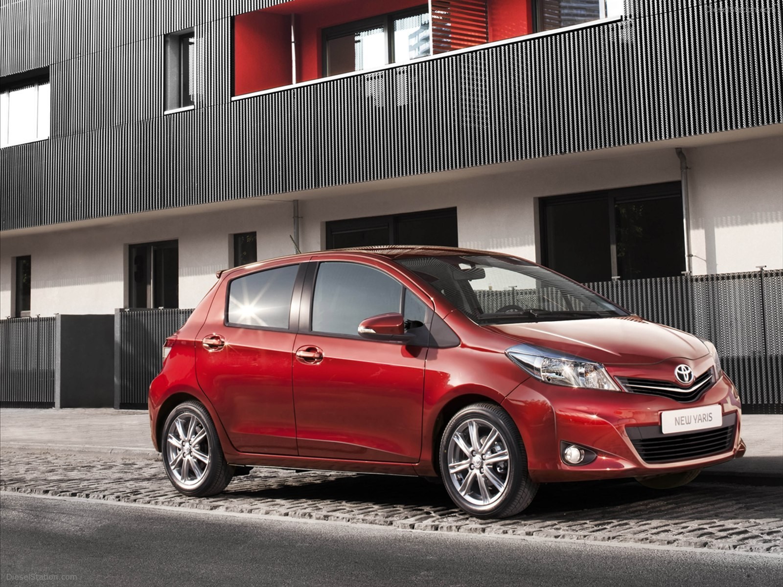 2012 TOYOTA YARIS