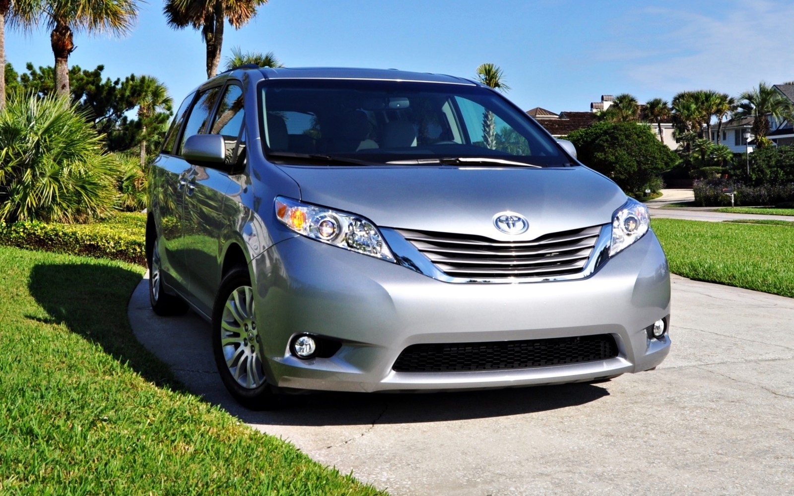 2015 TOYOTA SIENNA