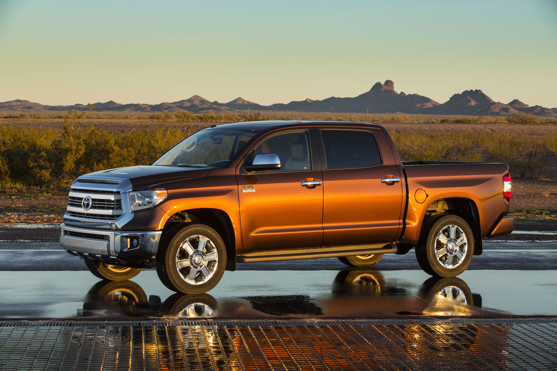 2016 TOYOTA TUNDRA