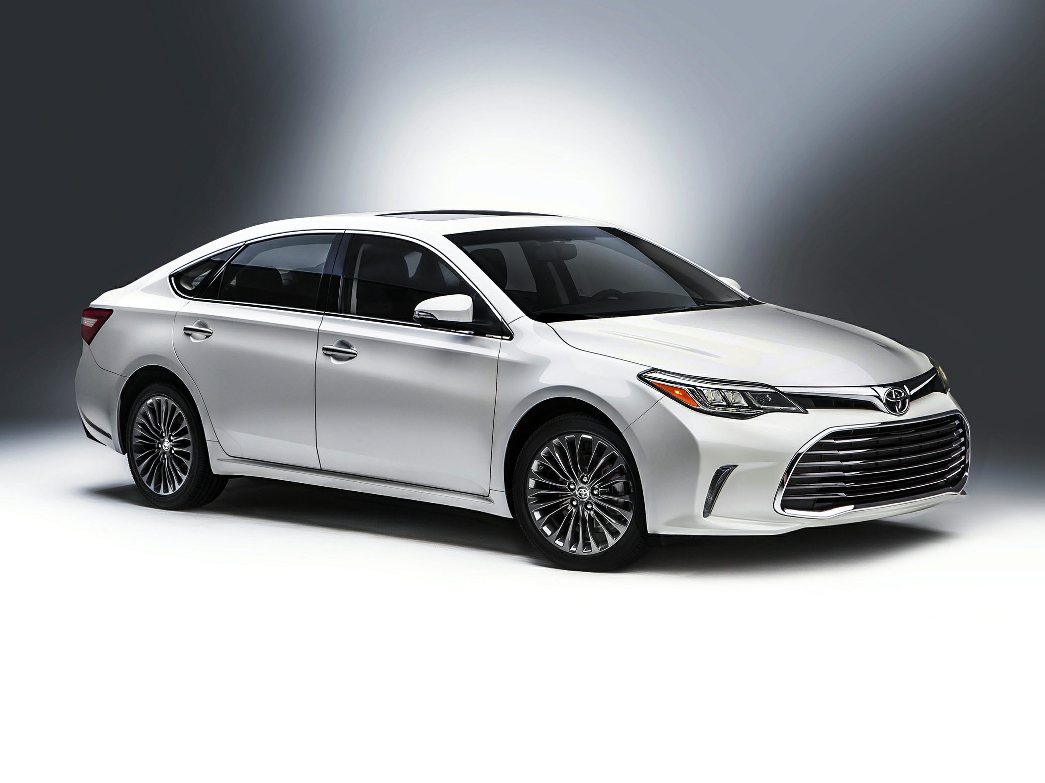 2017 TOYOTA AVALON