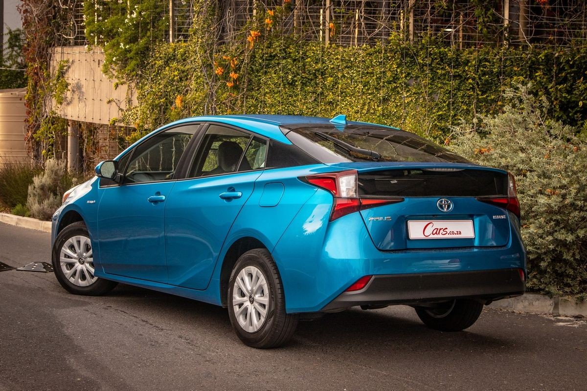 2019 TOYOTA PRIUS