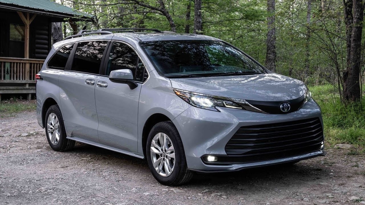 2023 TOYOTA SIENNA